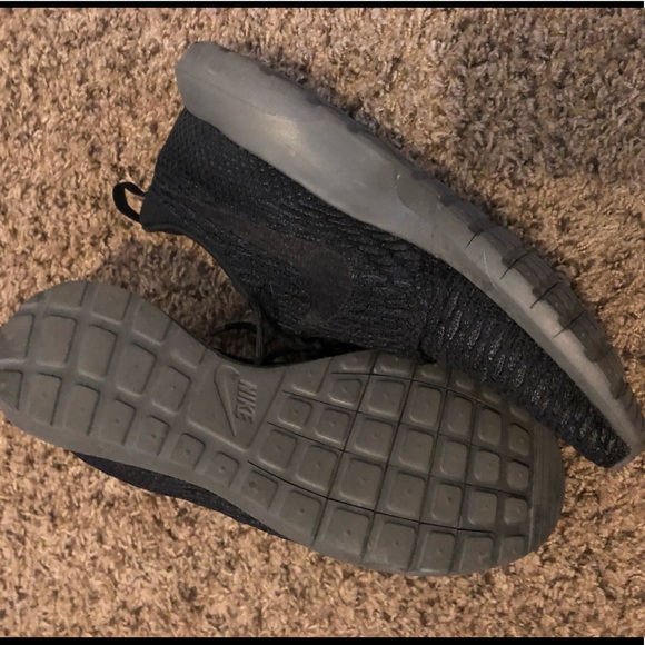 Men’s Nike athletic shoes - Picture 5 of 5